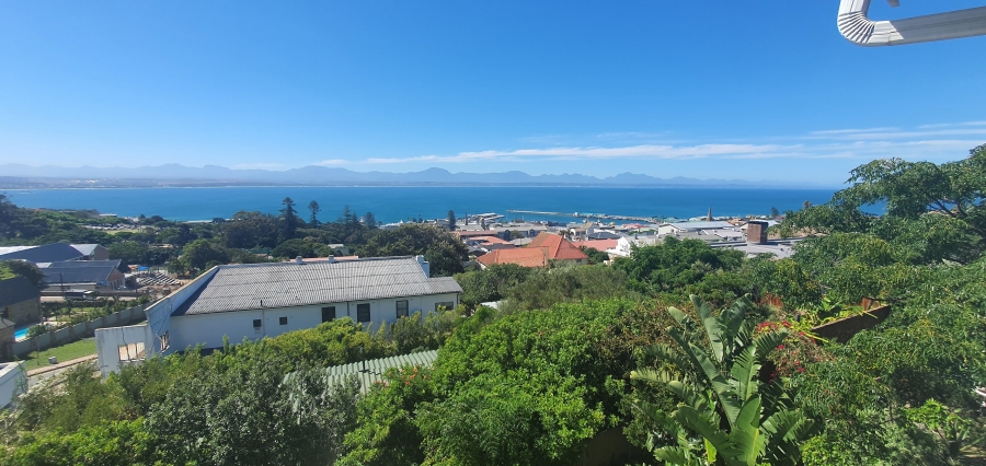 4 Bedroom Property for Sale in Mossel Bay Central Western Cape